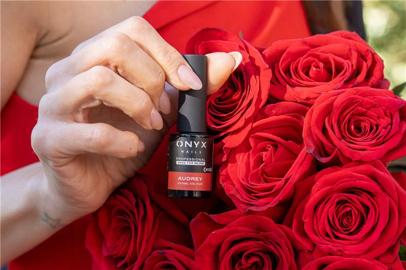 ¿Uñas Dañadas? Celebra el Amor Propio este San Valentín y Gana en Nuestro Sorteo Exclusivo con Productos Onyx Nails para Cuidar tus Uñas